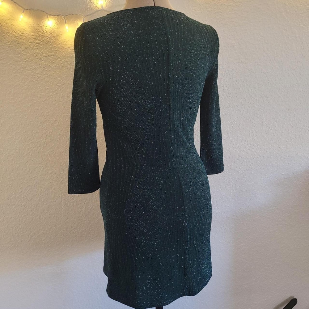 Elegant Green Dress - Picture 8 of 9